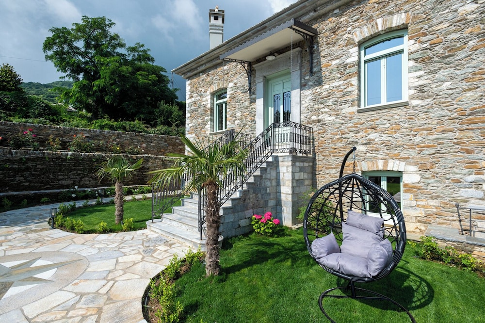 Nostos Country House