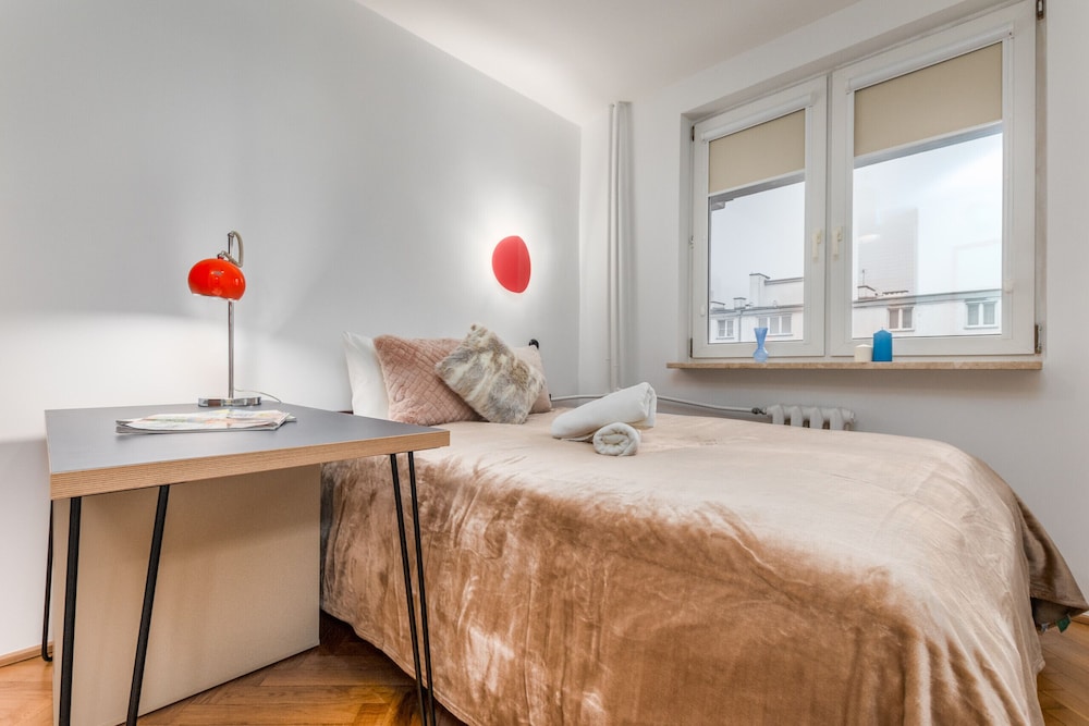 Apartment Plac Dabrowskiego by Renters view 2