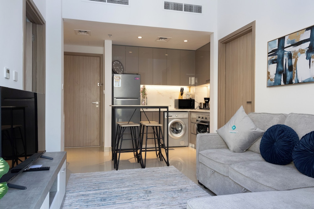 Bloomfields Modern 2BR Azizi Gardens