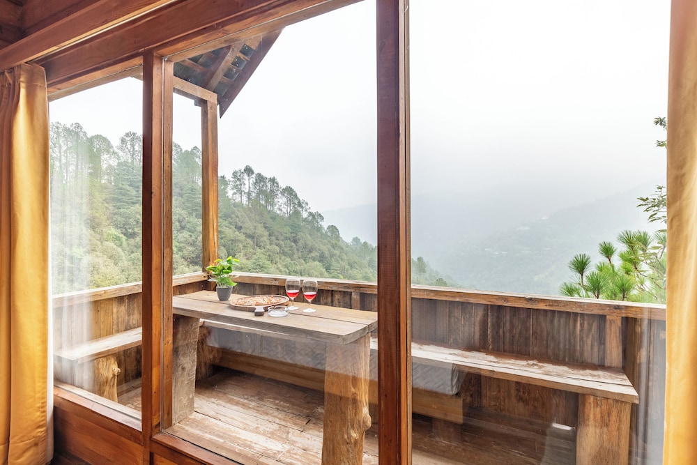 Alaya Stays Suro Woodcrest Chalet