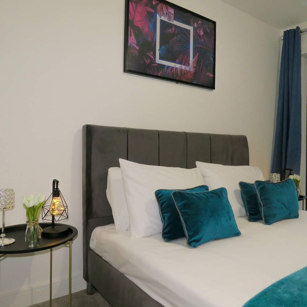 Tudors eSuites JQ Regency Kingsize view 3