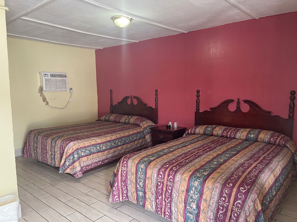 Laurel Vacations - Plaza Motel - Property Image 8