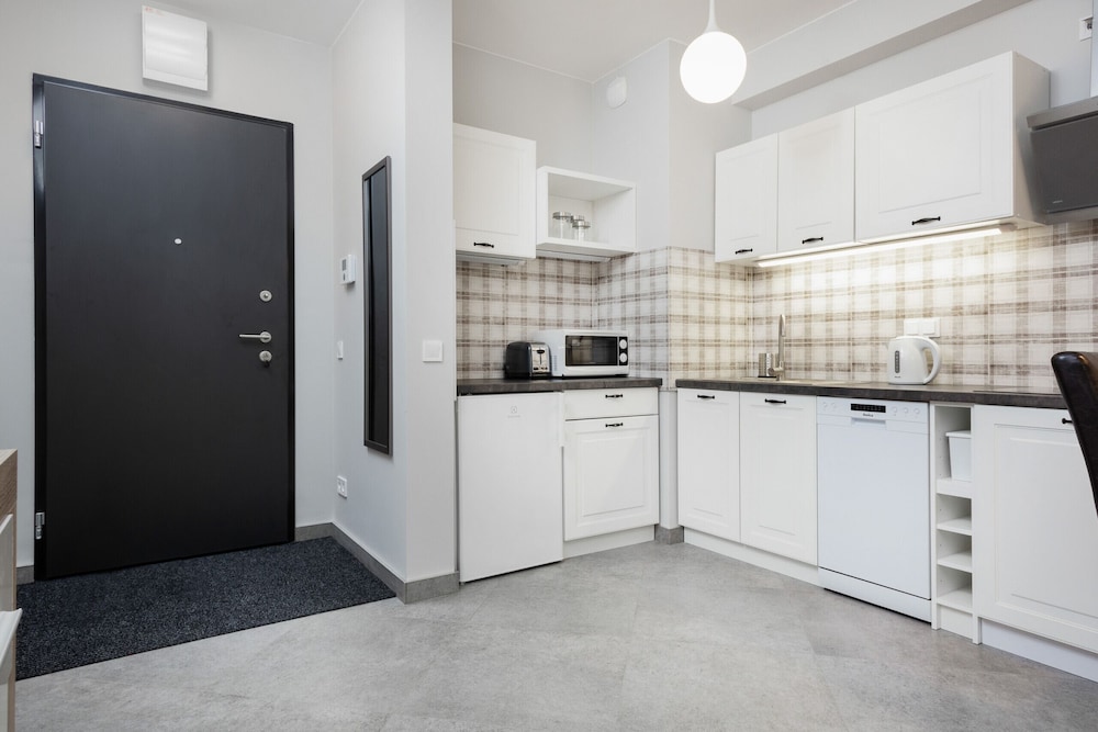 Warsaw Apartment Obozowa by Renters view 5