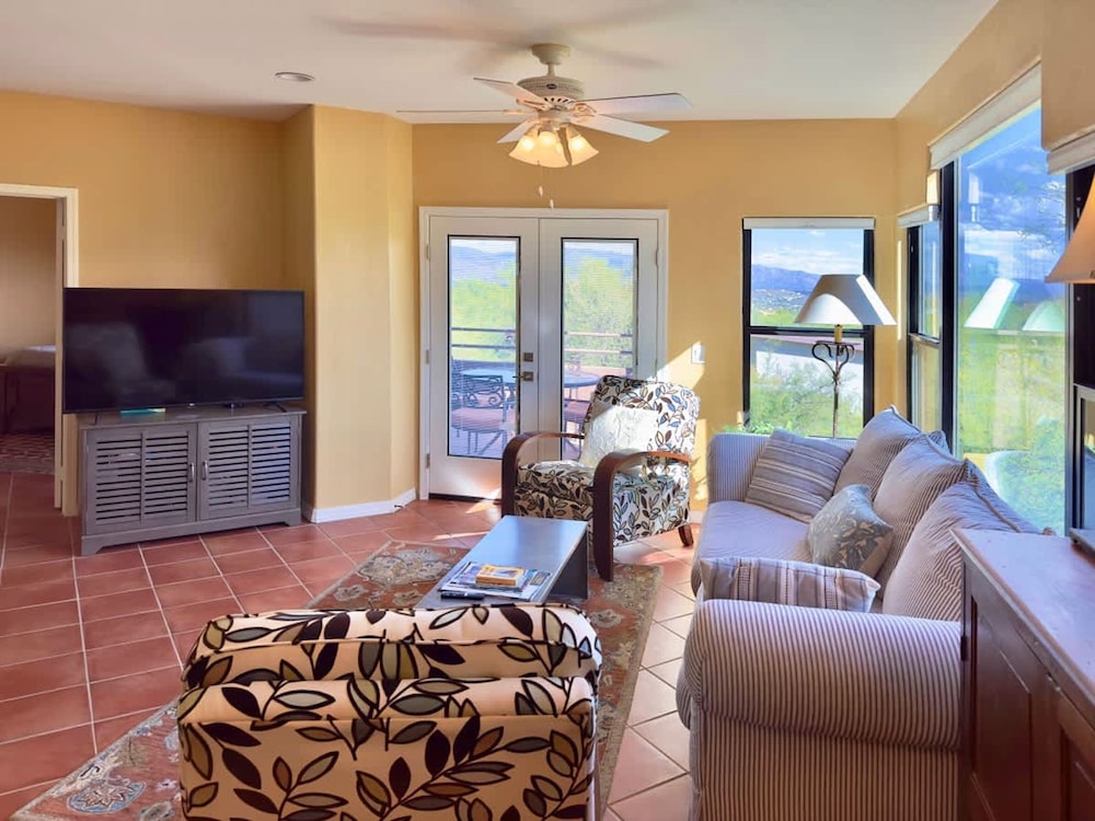 Gorgeous Mountain City Views Pools Hot Tubs