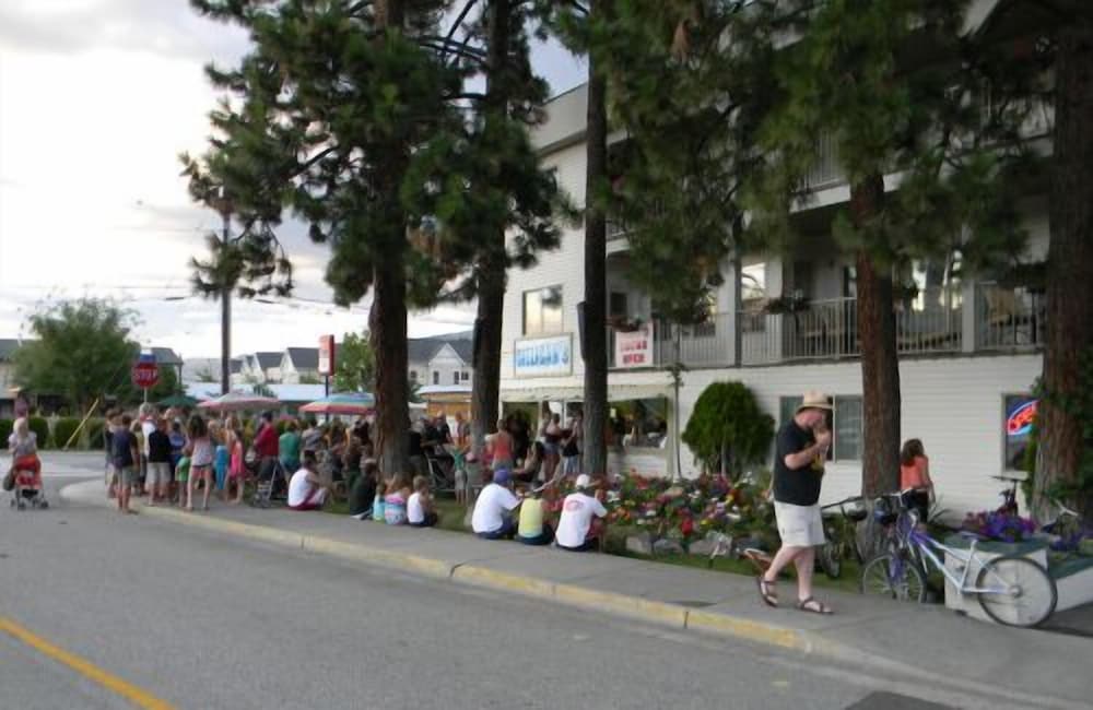 Beachside Motel