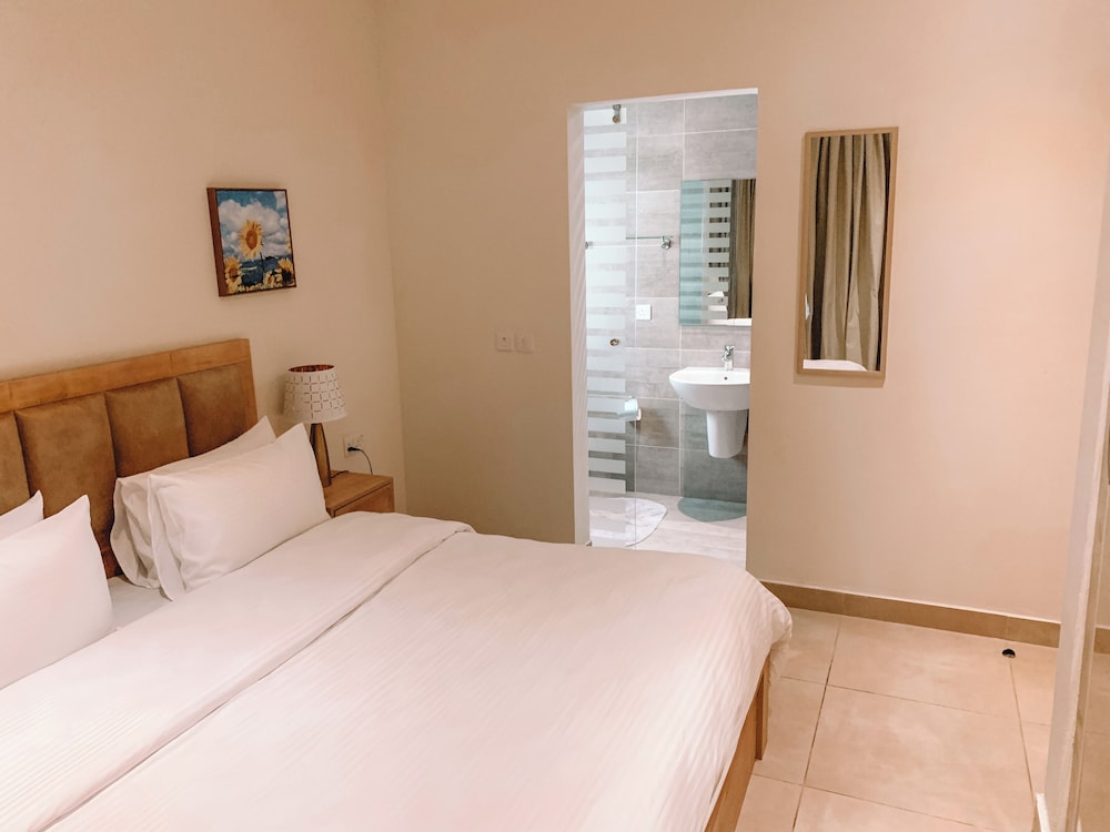 Sky Suites Airport
