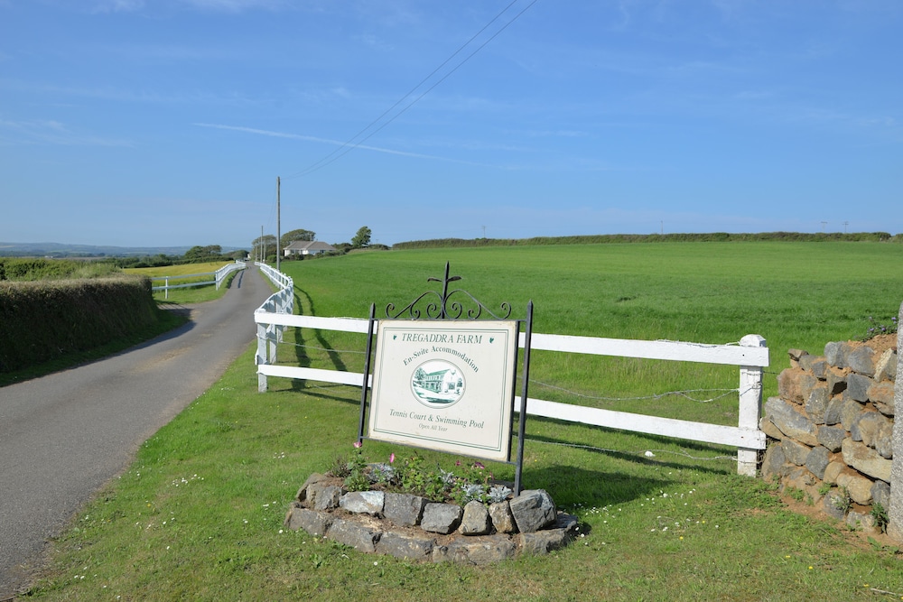 Tregaddra Farmhouse B&B