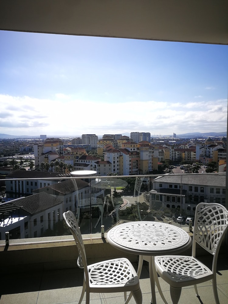 Island Letting-Crystal towers