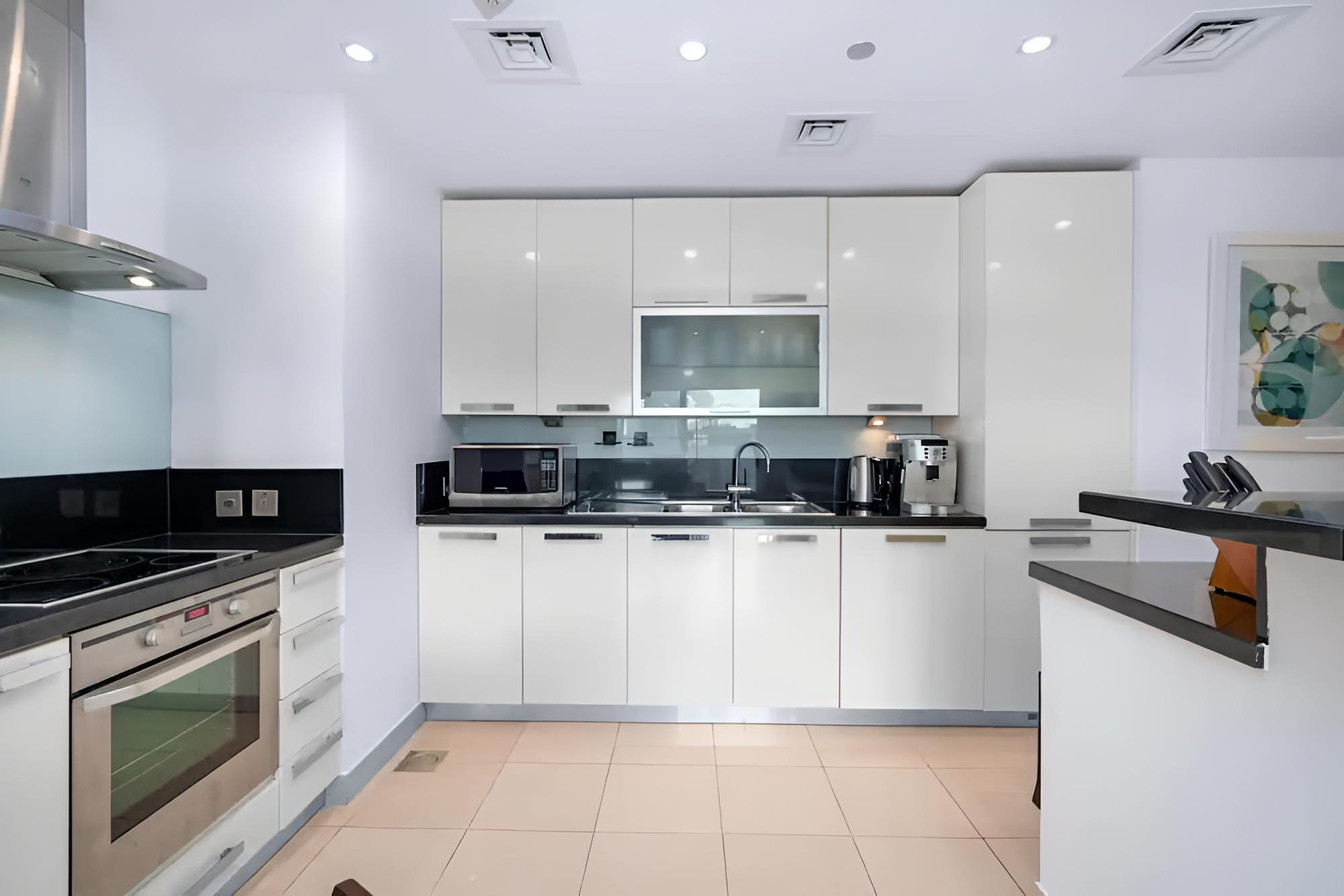 Cozy 2bdr in Jumeirah Lakes Towers