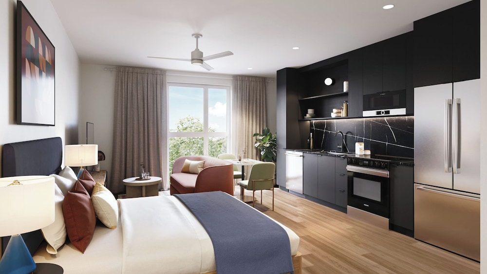 18 Guests Resort Pool + Bar, Dining, Terrace South Lamar, Steps to Zilker The Code, Avantstay