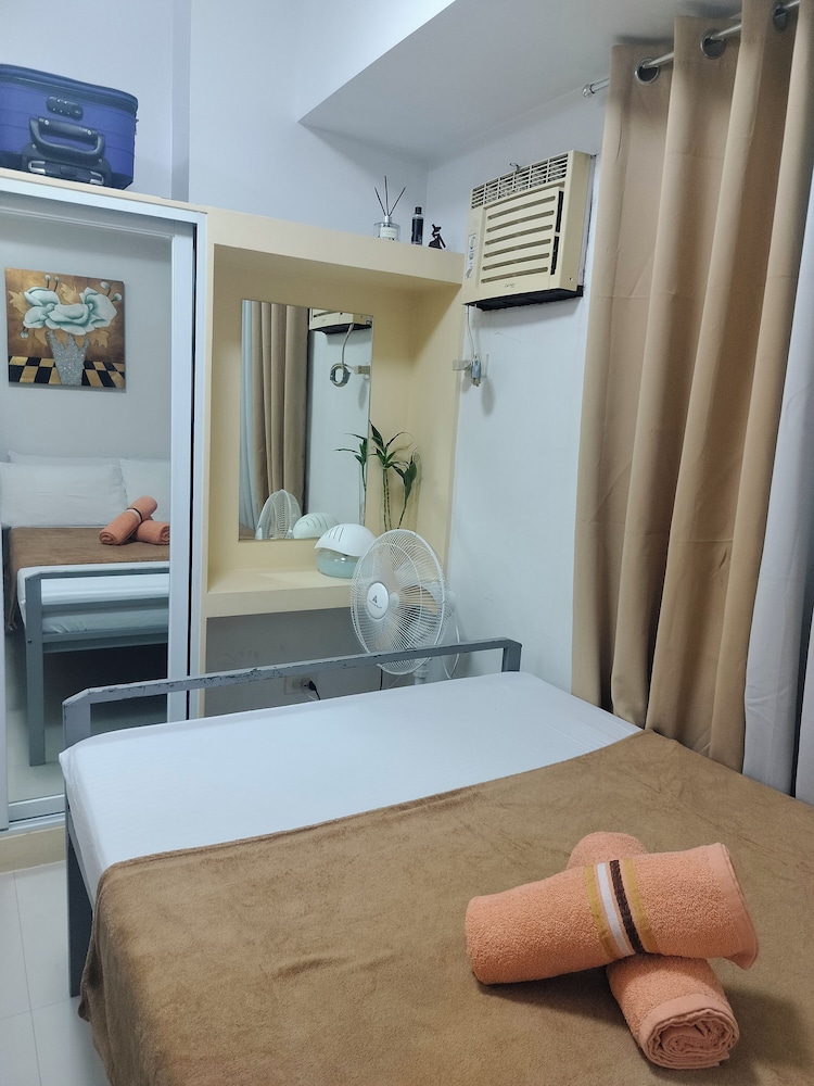 Cozy Condo in Quezon City With Private Pool