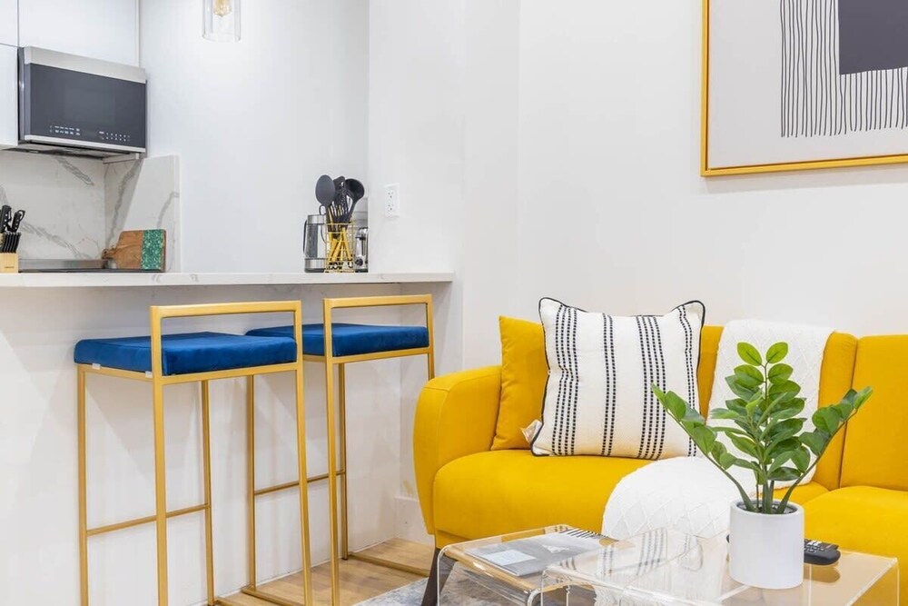 1597 New York Apt