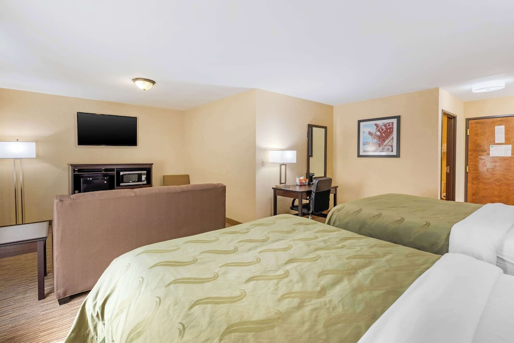 Quality Inn & Suites Brandenburg - Fort Knox view 3