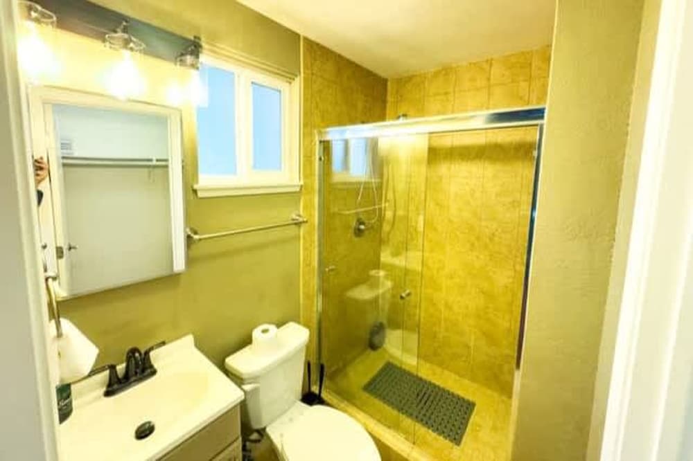 3B Achome Parking Wifi Fully Fenced Yard Jacuzzi