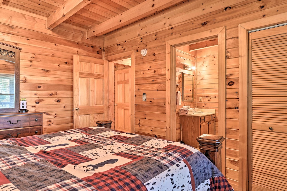 Sevierville Cabin w/ Lake Access & Private Hot Tub view 5