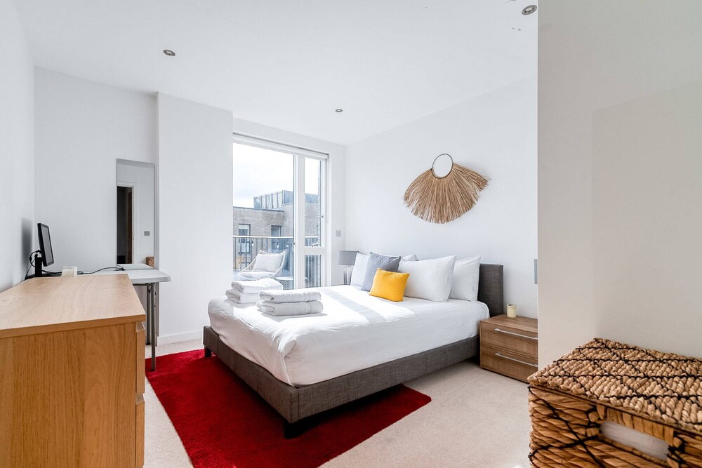Modern Bermondsey Apartment