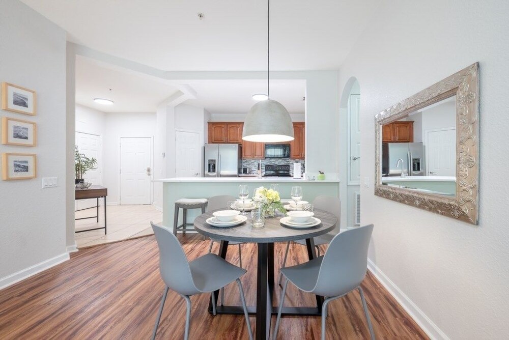 Vista Cay Secret Cove 2 Bedroom Condo by RedAwning