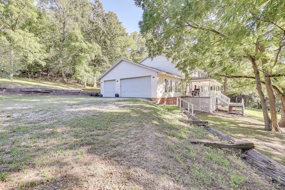 Peaceful Pineville Vacation Rental w/ Grill! view 3