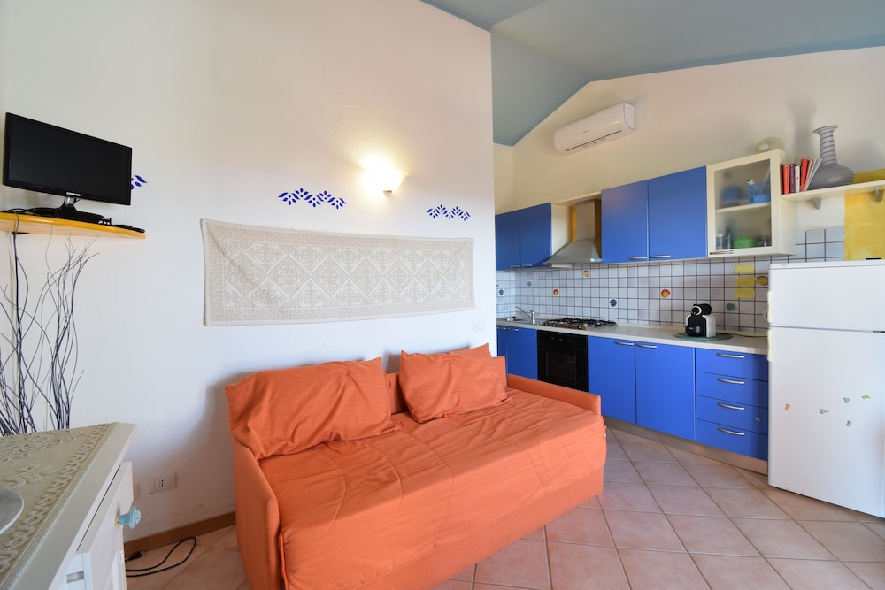 Casa Giardini With View In Budoni