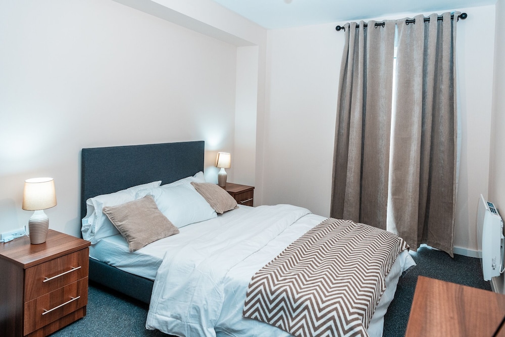 Captivating 2-bed Apartment in Manchester view 2