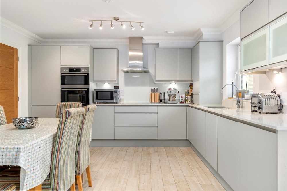 Cottage Mews - 3 Bedroom Cottage - Tenby