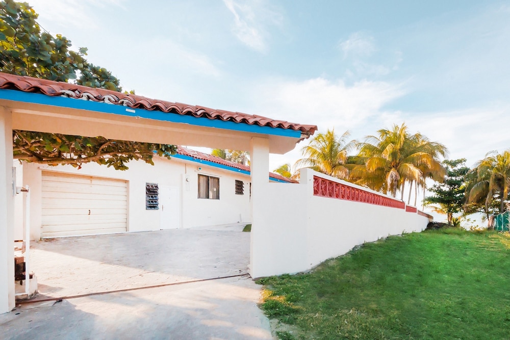 Ventana al Atlantico at Arecibo 681 Ocean Drive
