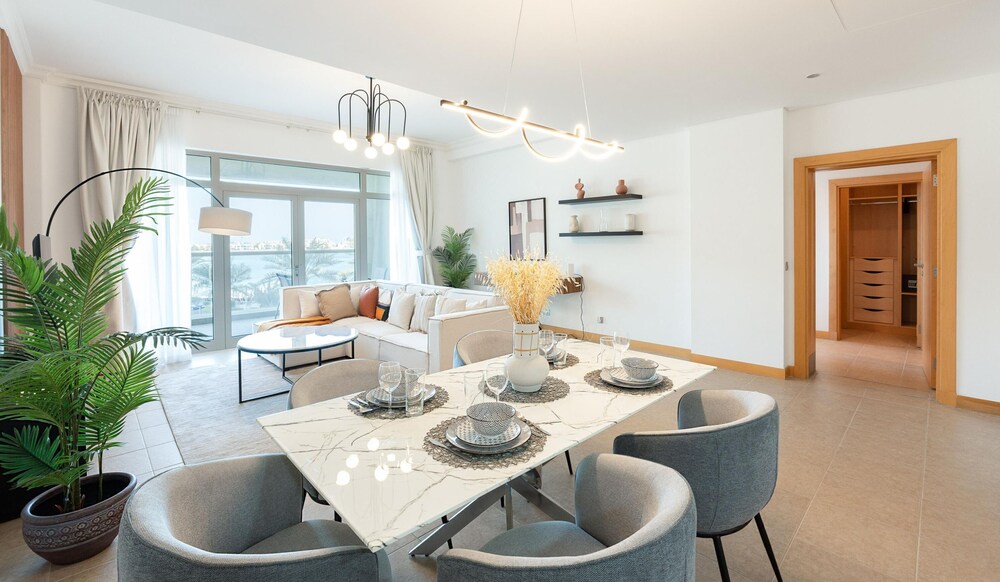 Amazing 1BR at the Palm w Beach Pool Access