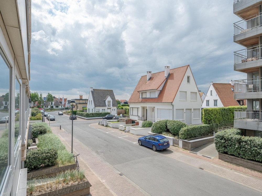 Apartment in Knokke Near Albert Beach