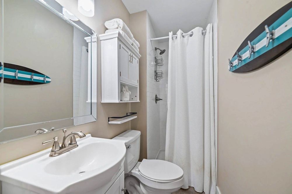 Pipedreams 333 E 4 Bedroom Home