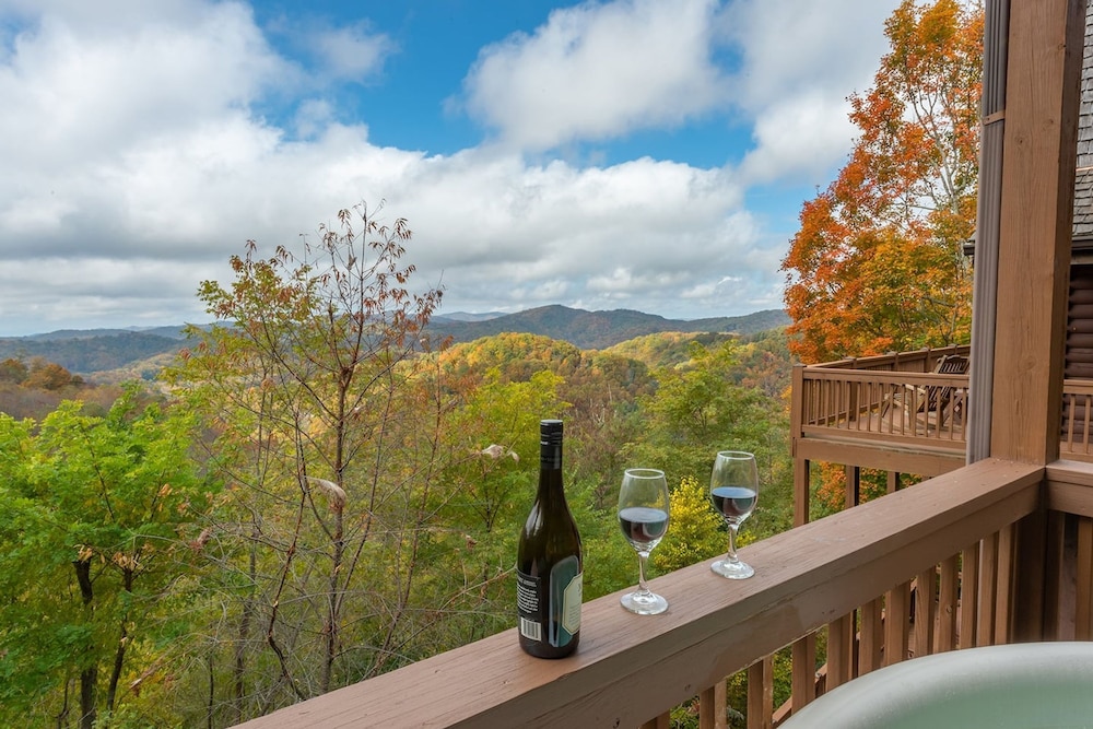 Blue Ridge Mountain Cabin With Stunning Views