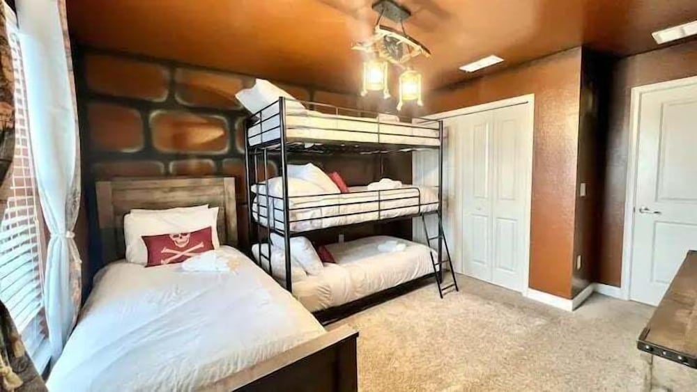 Let's Glo Now Adventure Cove Villa 4 Bedroom Townhouse