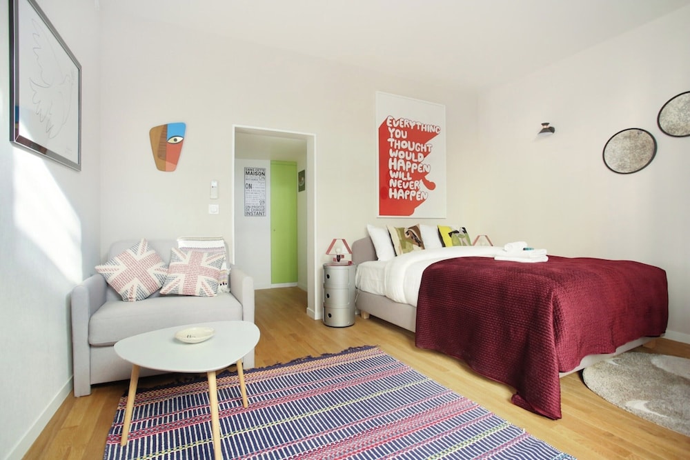 Sublime and new Studio Le Marais / Beaubourg