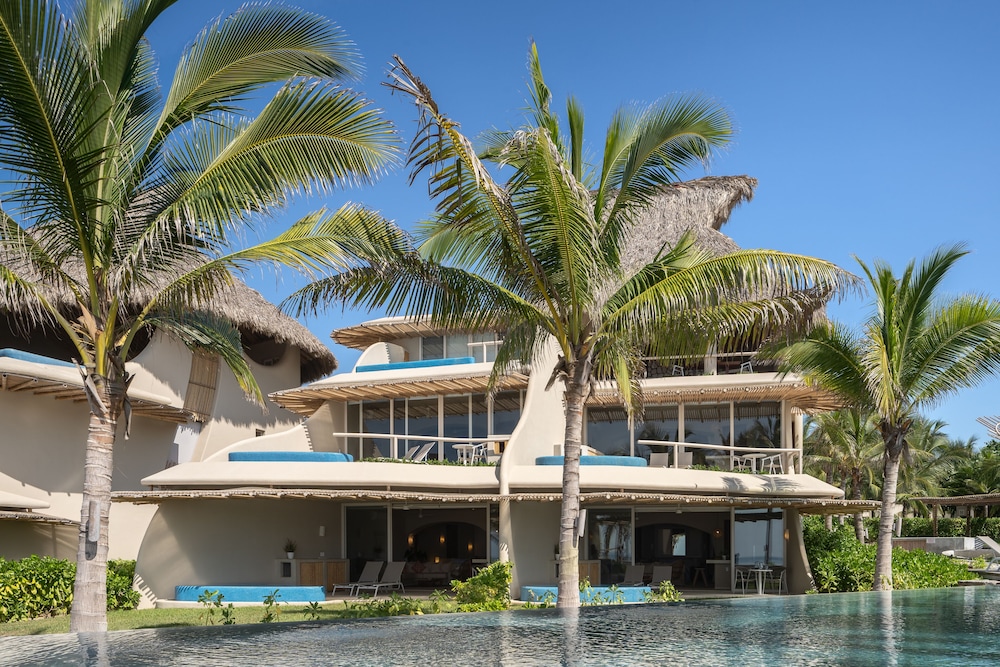 Punta Majahua Condos
