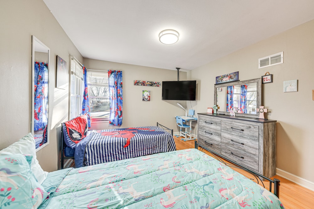 Milwaukee Vacation Rental ~ 7 Mi to Lake Michigan view 3