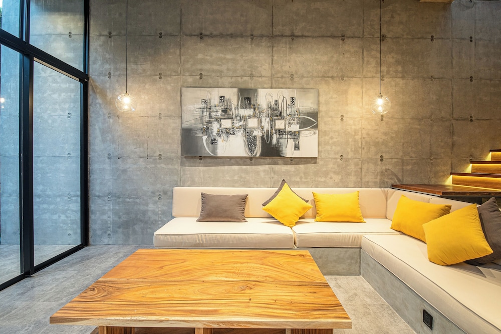 C La Villa Modern 4br Villa Canggu Beach 5mins