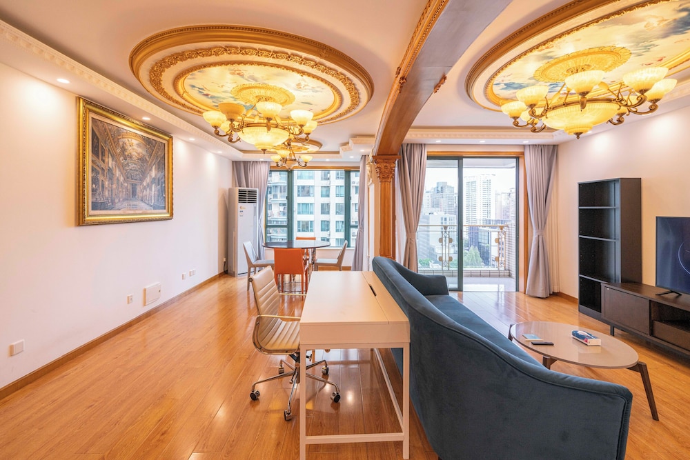 Tyms Xujiahui Premium 2BR APT Metro