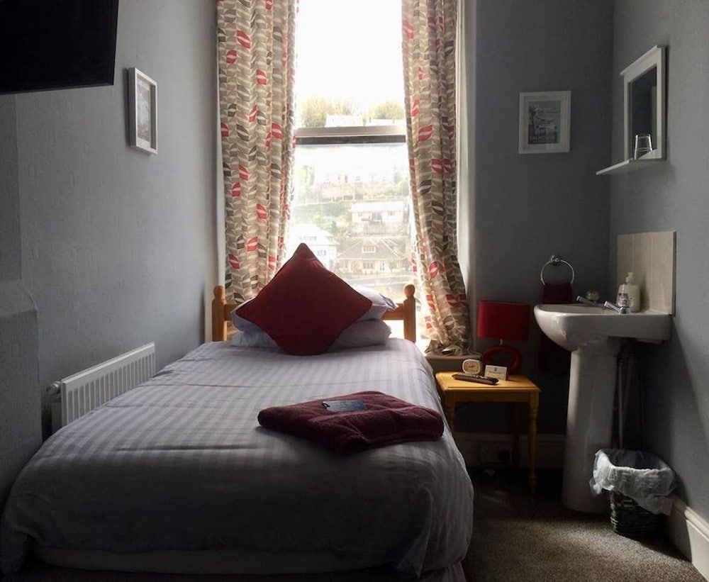 Bridgeside Guest House view 2