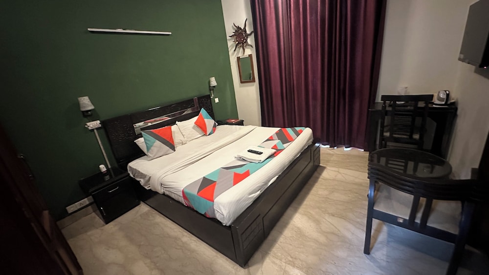 Hotel Ashray Noida