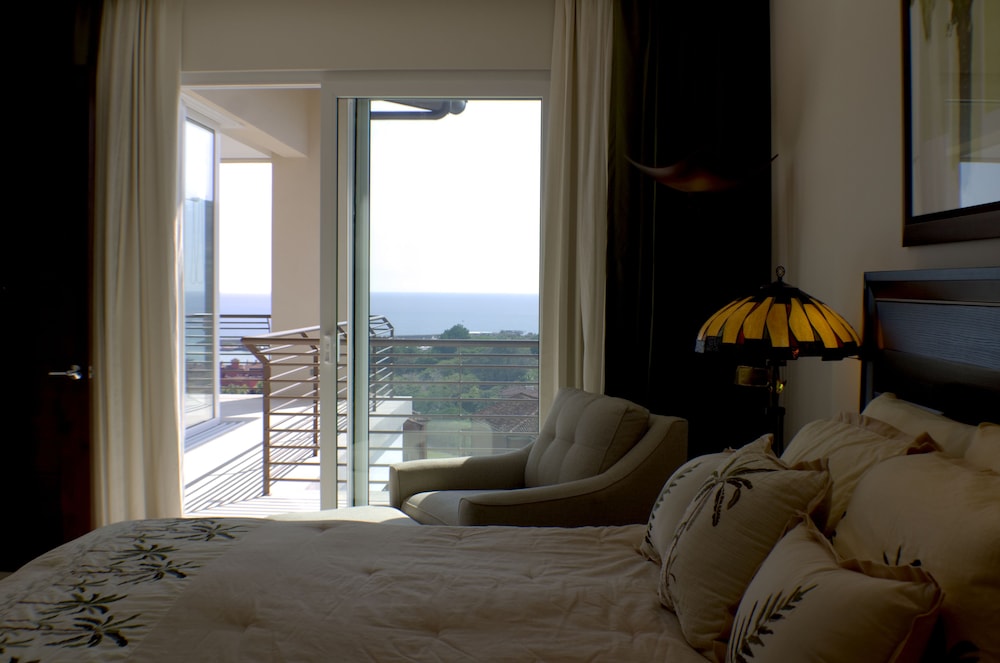 CR Luxury Los Sueños Condos