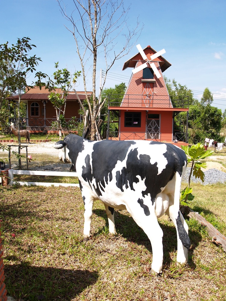 Bang Lamung Vacations - Cowboy Farm Resort Pattaya - Property Image 1