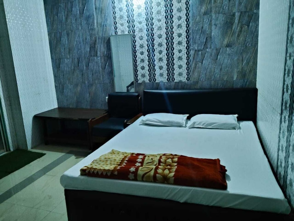 Hotel Yash Palace Kanpur