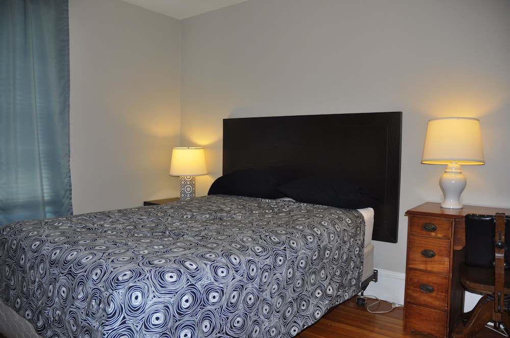 Moncton Suites - 267 Universite Ave