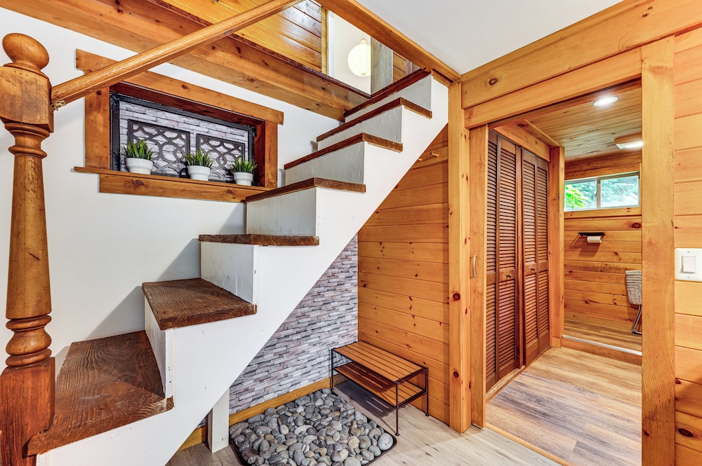 10 Mi to Newfoundland Lake: Updated Forest Retreat