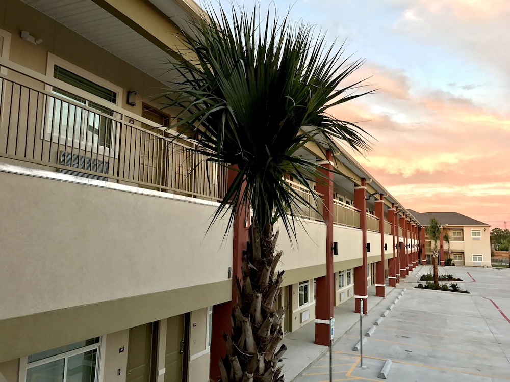 Grand Villa Inn & Suites Chinatown