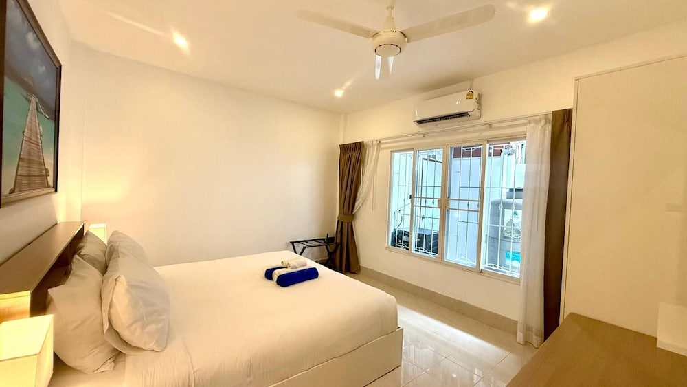 Valley 41 - 2 bdr Private Villa Near Phuket Town