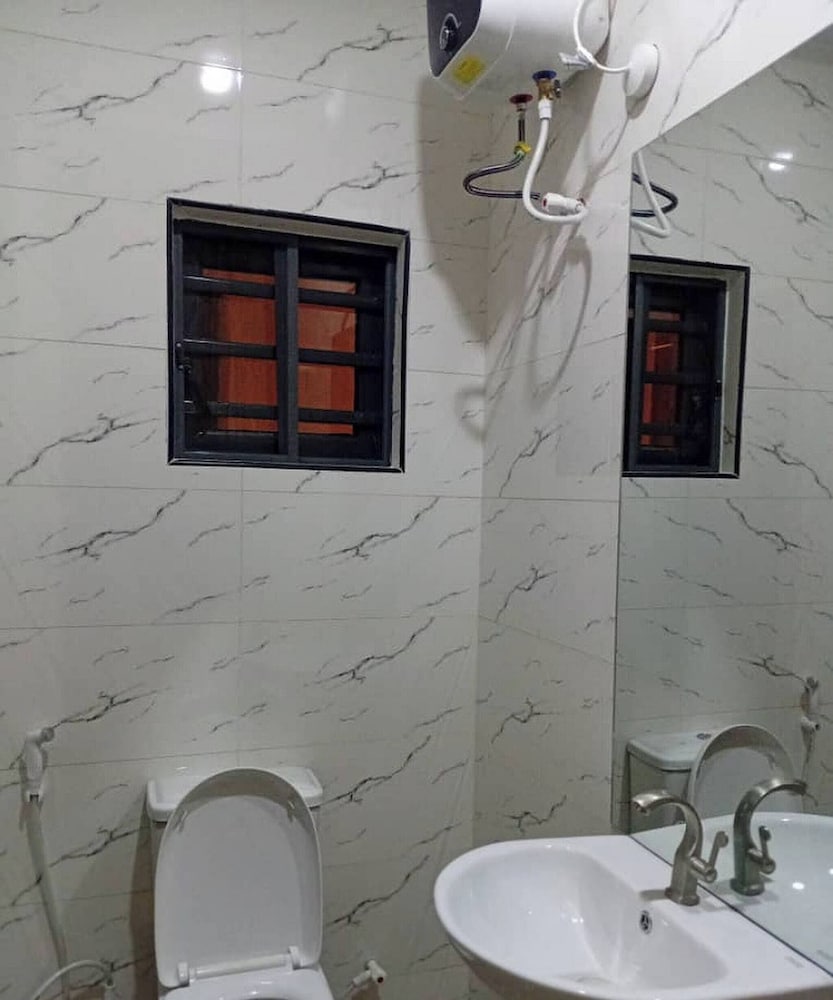 Less2more Luxury Suites - Comfort in Style