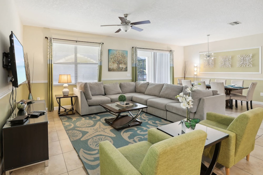 Modern 8BR Home With Private Pool and hot tub