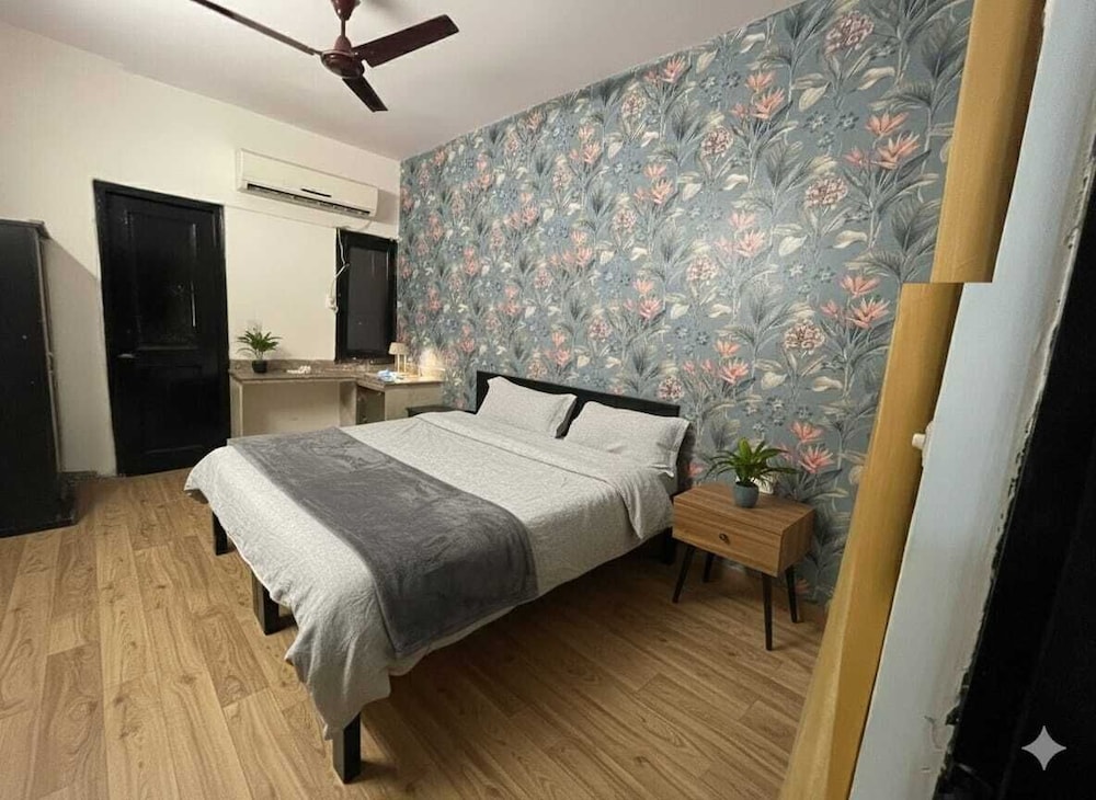Hotel Viraj Residency