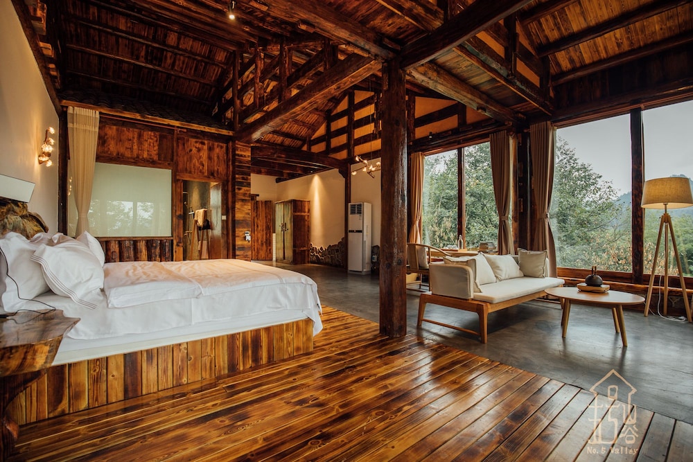 No.5 Valley Lodge