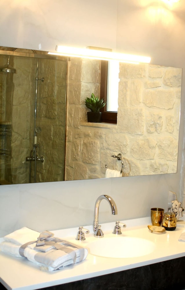 Heraklion Twins House - Private Pool Retreat